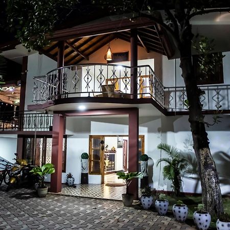 Golden Star Guest House 贾夫纳 外观 照片