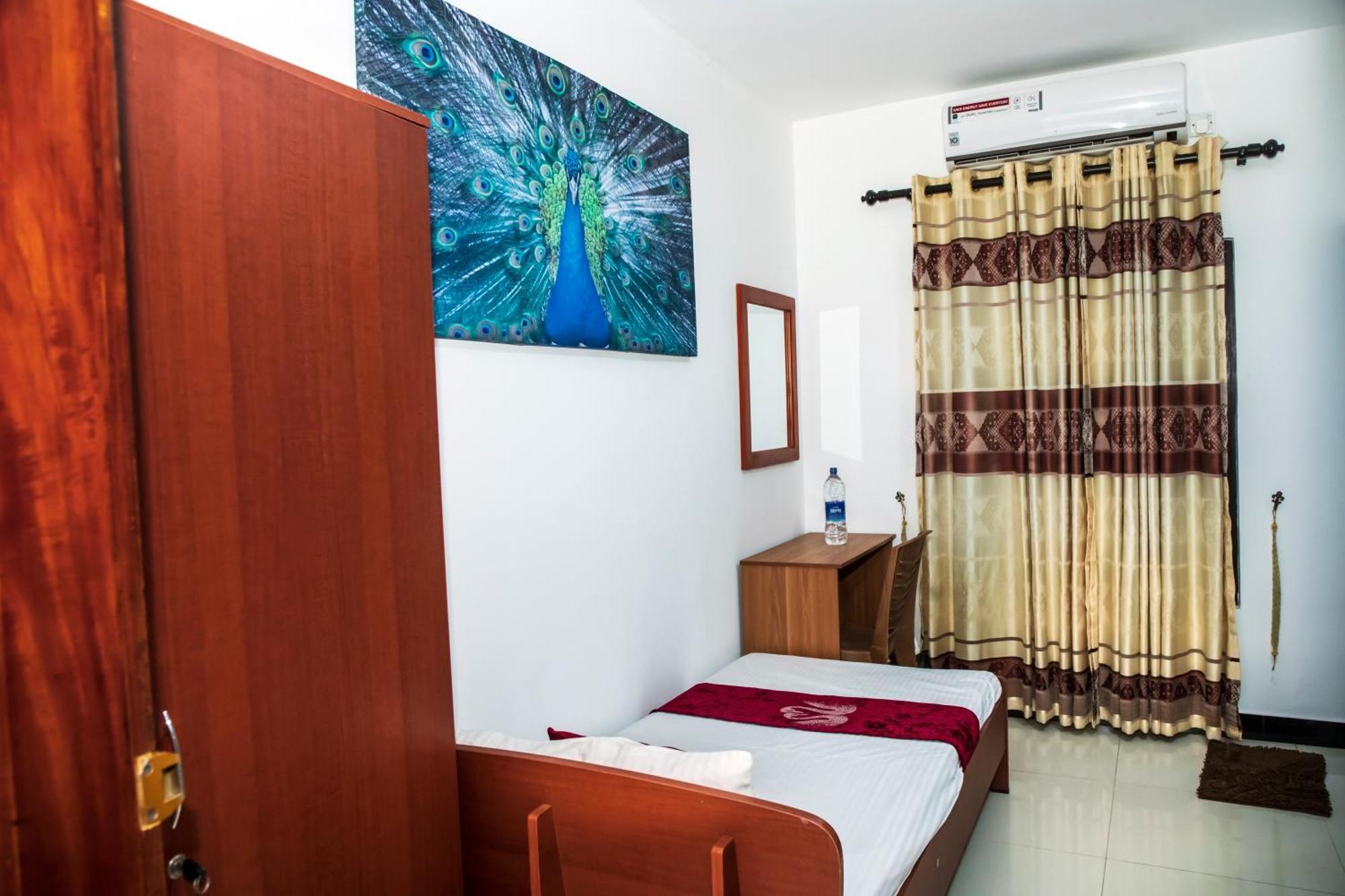 Golden Star Guest House 贾夫纳 外观 照片