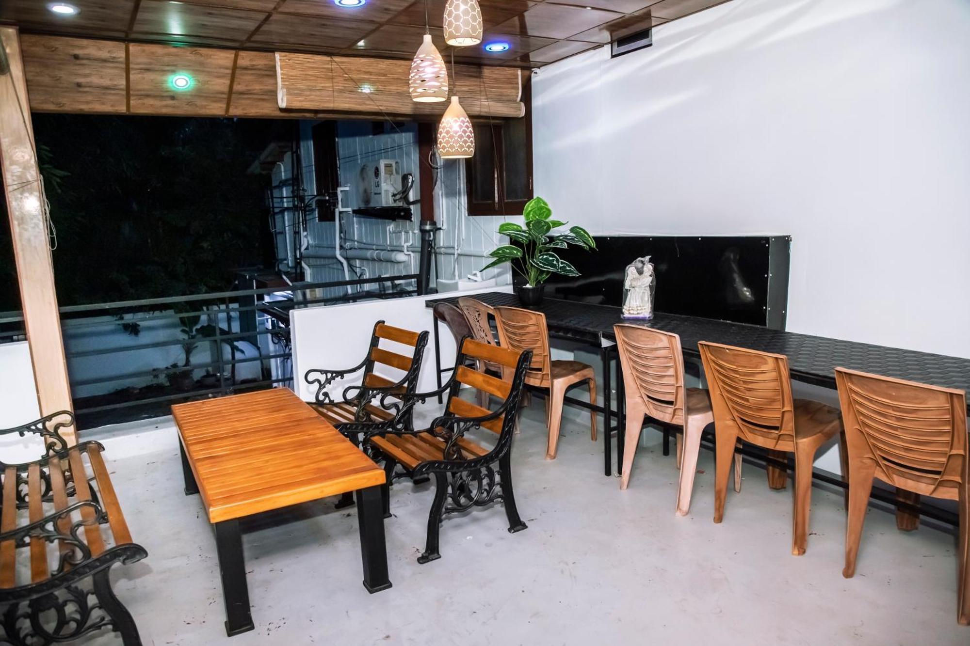 Golden Star Guest House 贾夫纳 外观 照片