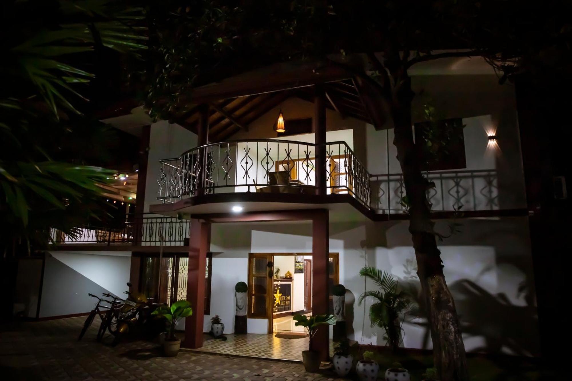 Golden Star Guest House 贾夫纳 外观 照片