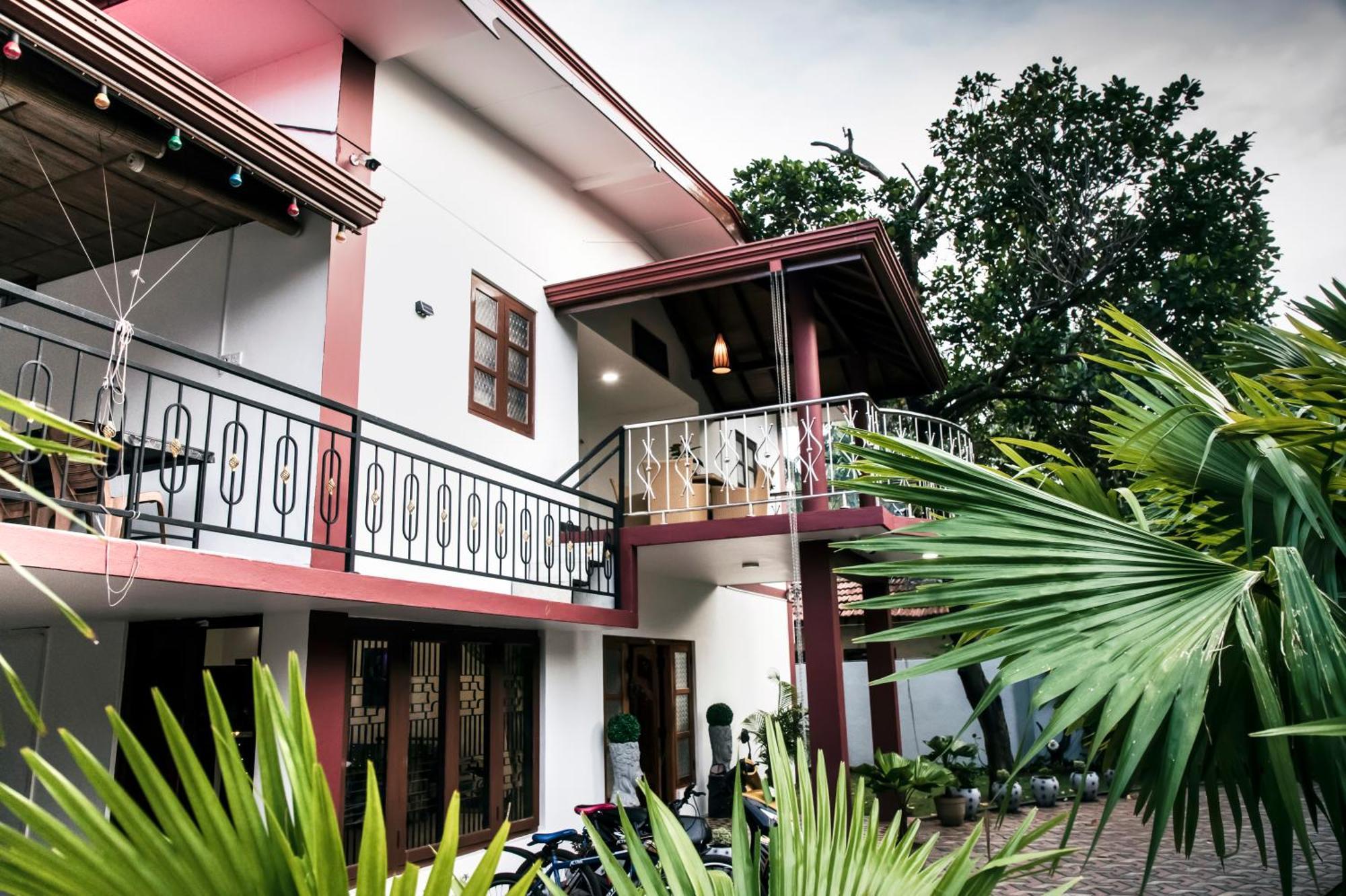 Golden Star Guest House 贾夫纳 外观 照片