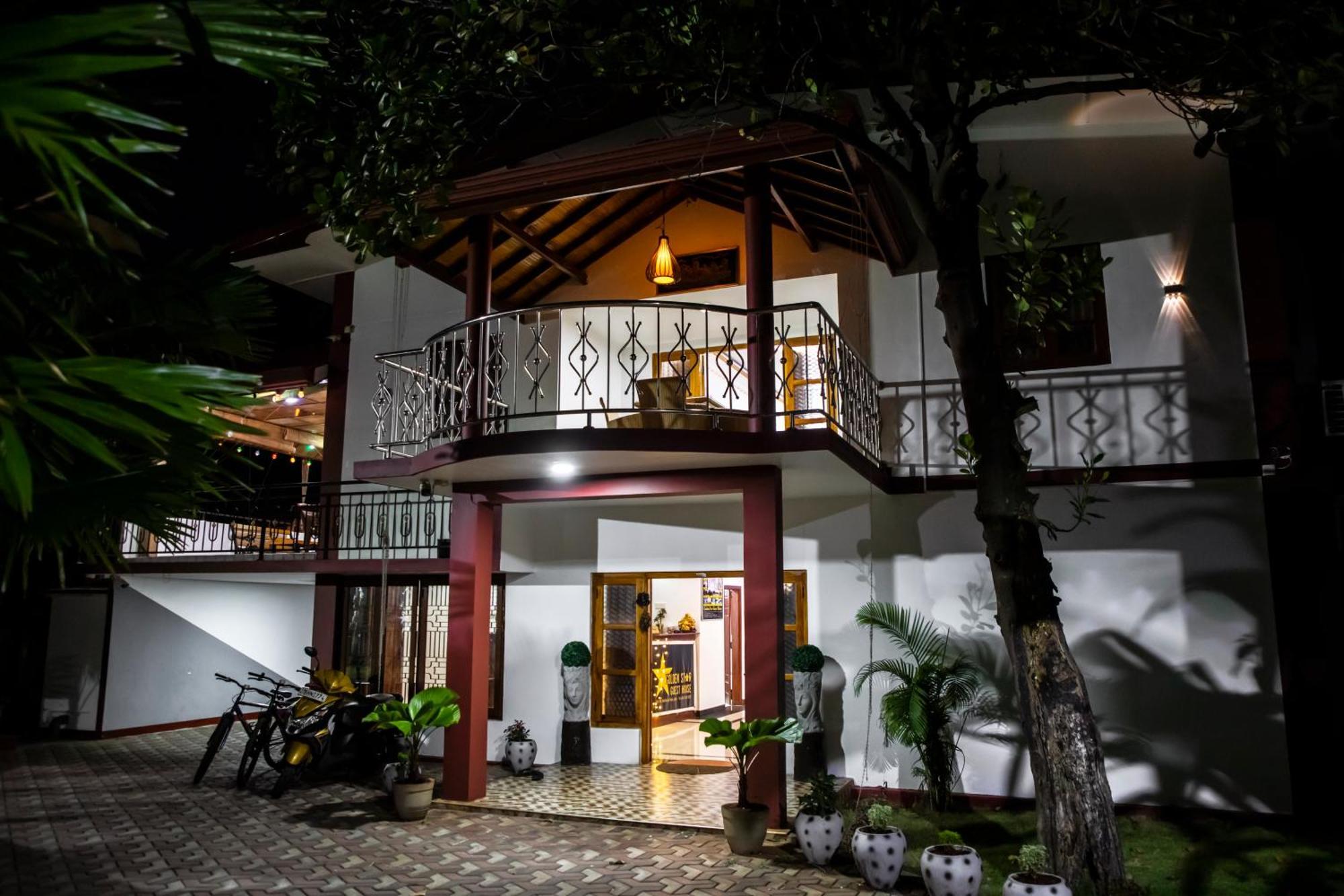 Golden Star Guest House 贾夫纳 外观 照片