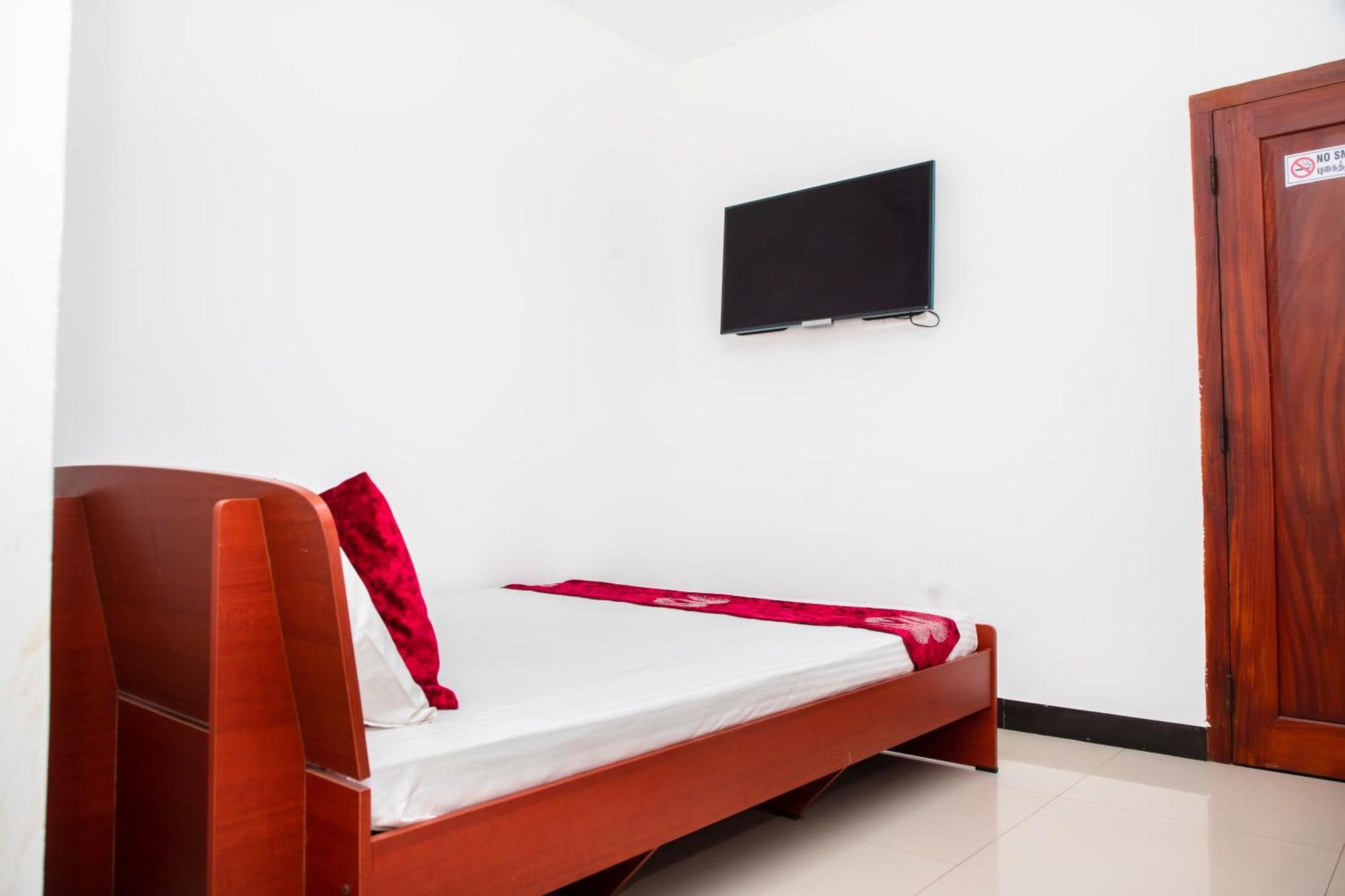 Golden Star Guest House 贾夫纳 外观 照片