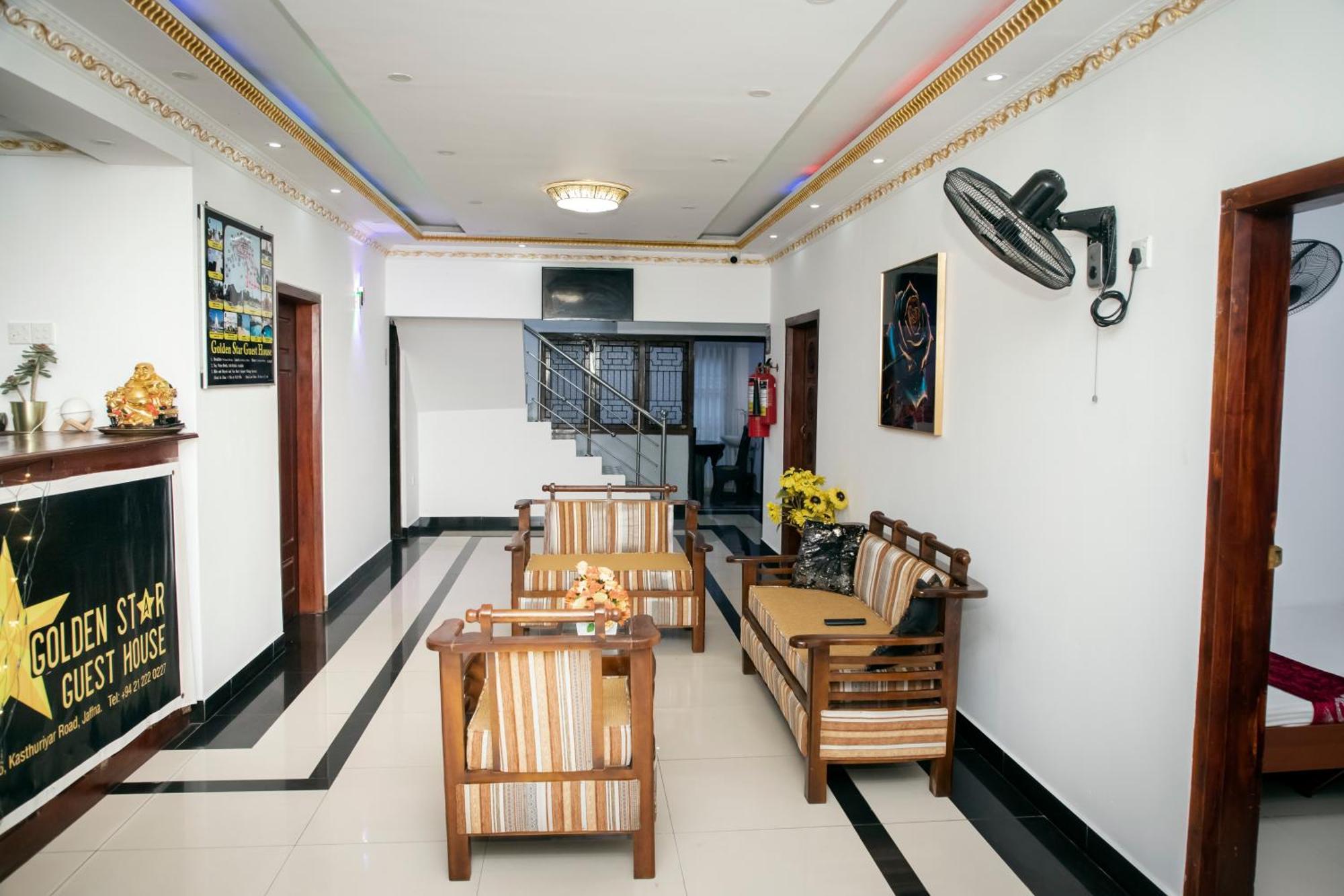 Golden Star Guest House 贾夫纳 外观 照片