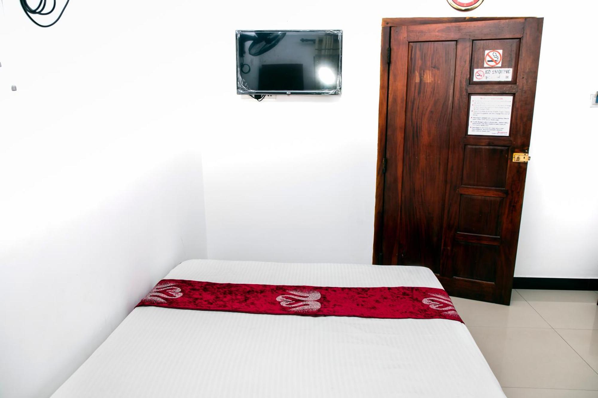 Golden Star Guest House 贾夫纳 外观 照片