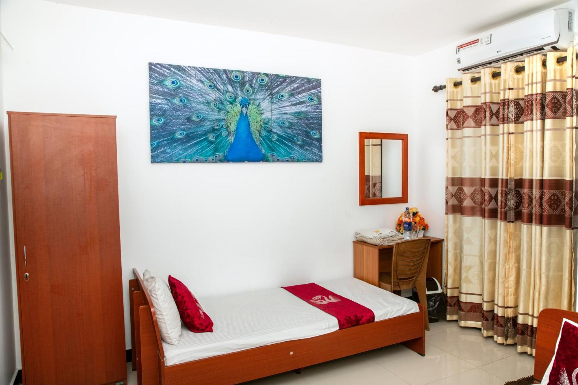 Golden Star Guest House 贾夫纳 外观 照片