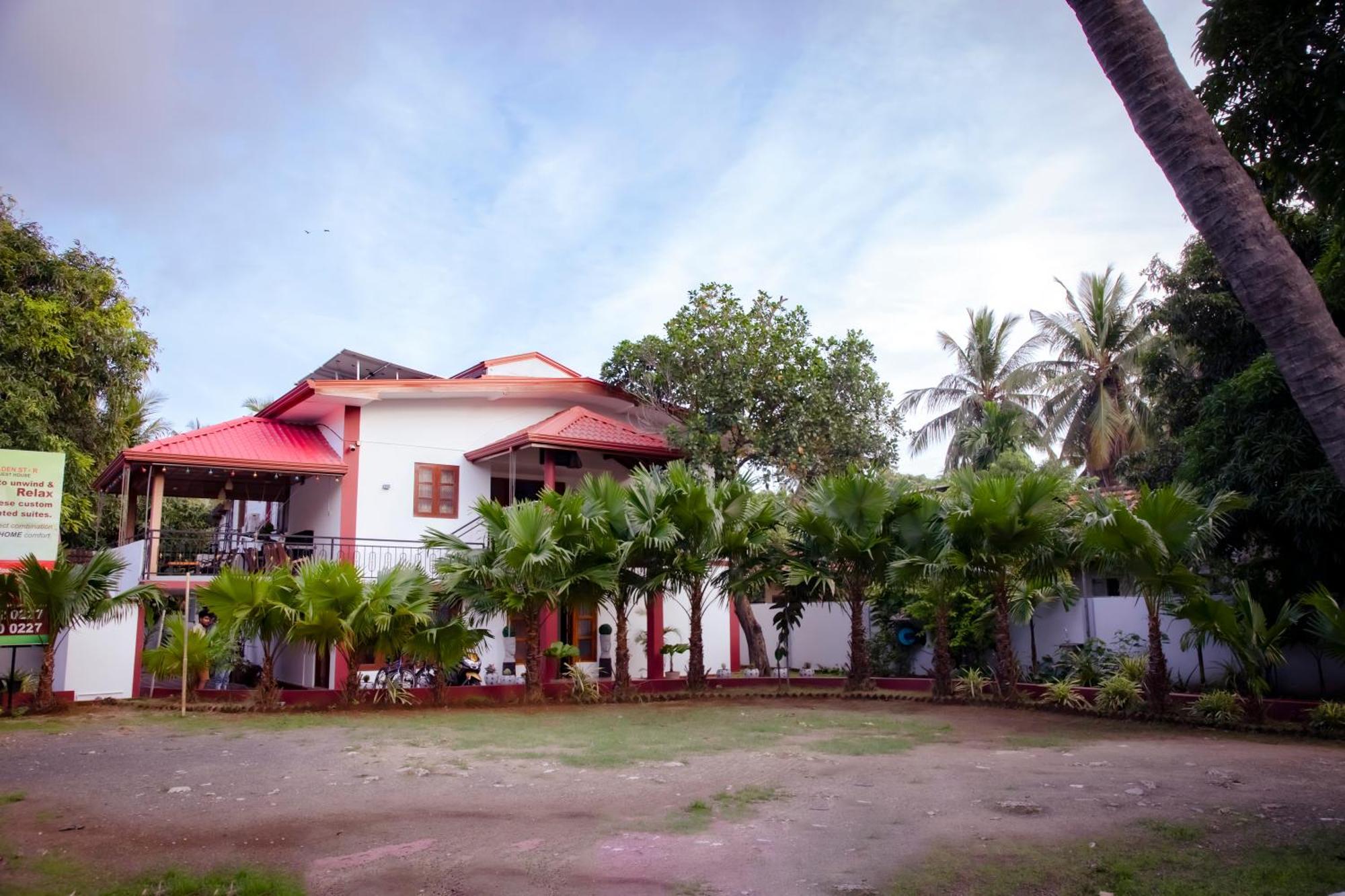 Golden Star Guest House 贾夫纳 外观 照片