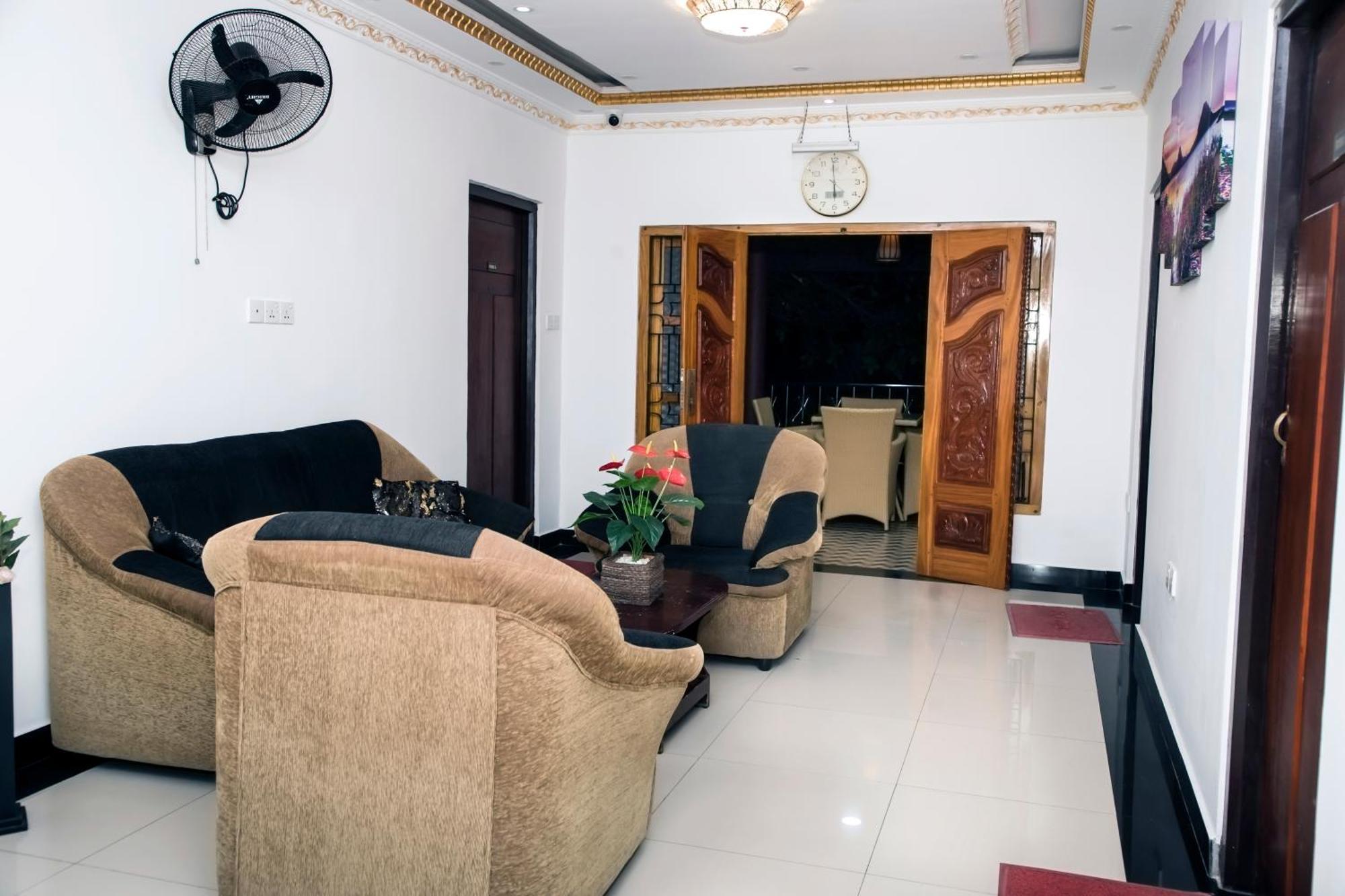 Golden Star Guest House 贾夫纳 外观 照片