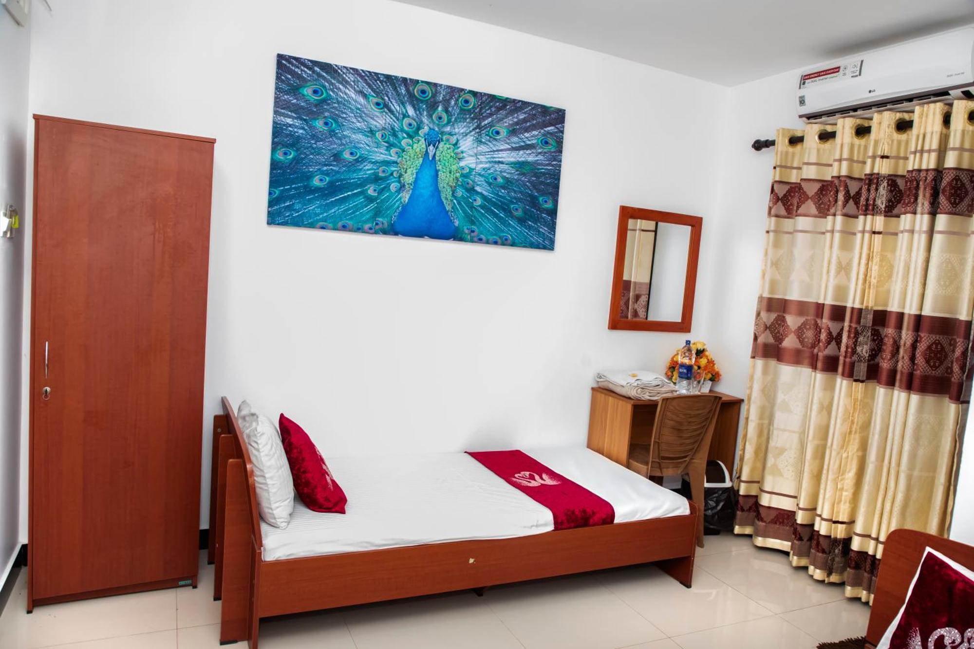 Golden Star Guest House 贾夫纳 外观 照片